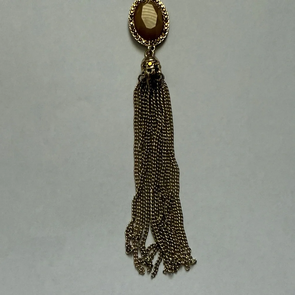 Elegant Gold Tassel Pendant Necklace